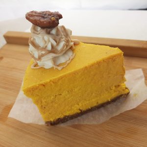 Pumpkin pie (slice)