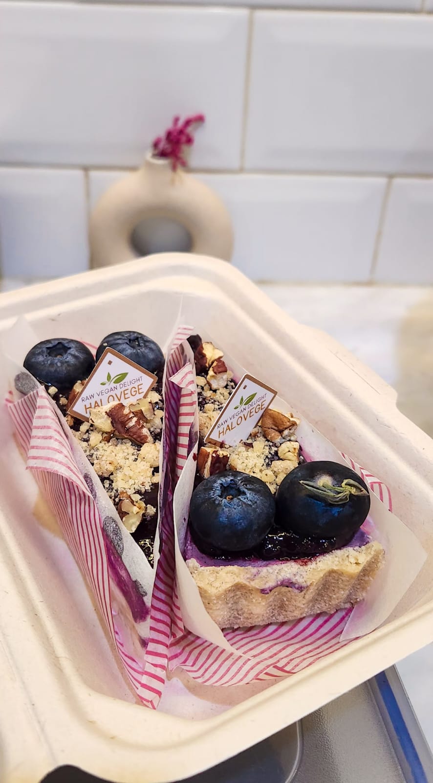 SLICE - BLUEBERRY Cheesecake with pecan crumbles - Image 2